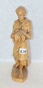 Holzfigur 'Mann mit Obst', gebeizt, H 31 cm