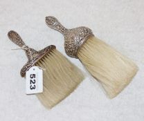 2 Silber Bürsten mit Pferdehaar und Sterlingsilber Griffen, Birmingham 1903, Altersspuren