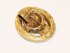14 k Gelbgold Brosche in Form einer Schließe, graviert, leicht verbeult, 8,7 gr., 3,8 cm x 3 cm,