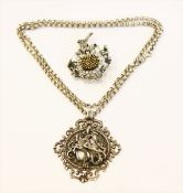 Silber Brosche in Distelform, B 5 cm, und Kette, L 70 cm, und Anhänger mit reliefierten Hl. Georg, 6
