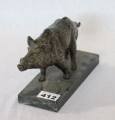 Metall Skulptur 'Wildschwein', patiniert, auf Marmorplinte, H 13,5 cm