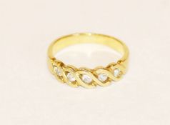 18 k Gelbgold Ring mit 5 Diamanten, 3,63 gr., Gr. 53