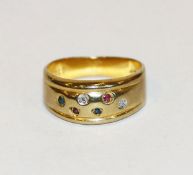 8 k Gelbgold Ring mit kleinen Rubinen, Safir, Smaragd und Diamant, 2,3 gr., Gr. 50