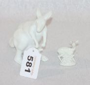 2 Rosenthal Porzellan Tierfiguren, 'Känguru', Bisquitporzellan, H 11 cm, und glasiertes Porzellan, H