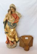 Holzskulptur 'Maria mit Kind', farbig gefaßt, teils bestossen, H 61 cm, und Wandsockel, dunkel