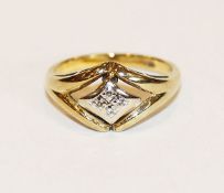 14 k Gelbgold Ring mit 4 kleinen Diamanten in Weißgold gefaßt, 2,75 gr., Gr. 52