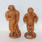 2 Holzfiguren, Mädchen mit Puppe und Junge mit Hut, geschnitzt und gebeizt, H 30/28 cm