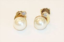 Paar 14 k Gelbgold Perlen- Ohrstecker mit Diamant