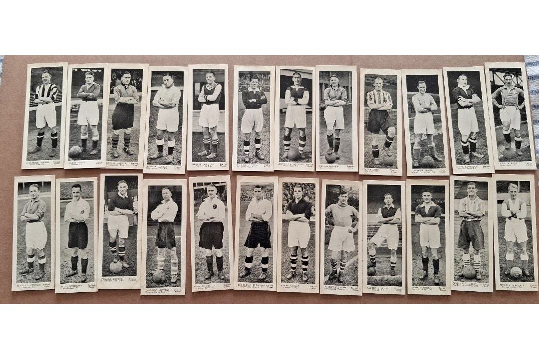 TOPICAL TIMES 1938 STARS OF TODAY FULL SET OF 24 FOOTBALL CARDS