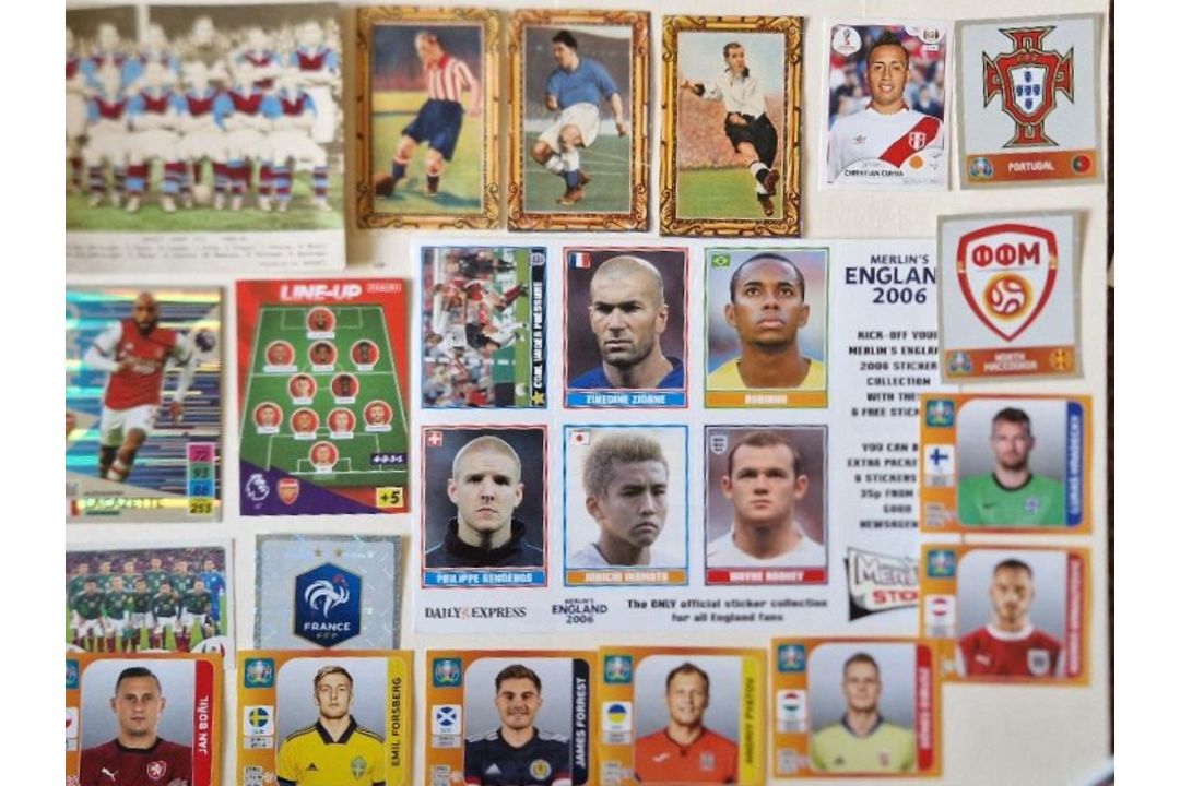 COLLECTION OF FOOTBALL TRADE CARDS / STICKERS - Image 4 of 8