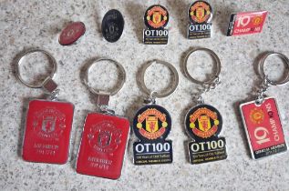 COLLECTION OF MANCHESTER UNITED OFFICIAL MEMBERS KEY RINGS & BADGES