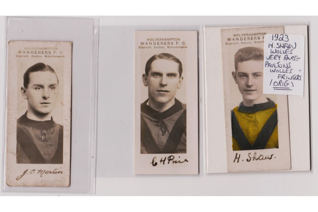 WOLVERHAMPTON WANDERERS TRADE & CIGARETTE CARD COLLECTION OVER 1,000 ITEMS - Image 1 of 16