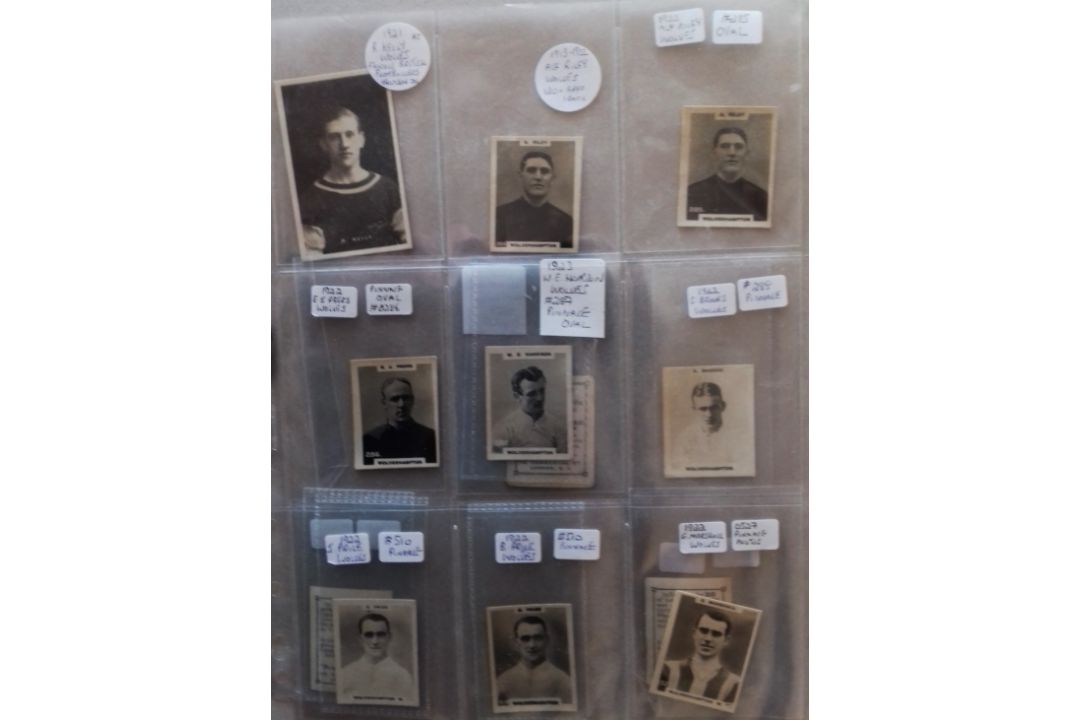 WOLVERHAMPTON WANDERERS TRADE & CIGARETTE CARD COLLECTION OVER 1,000 ITEMS - Image 4 of 16