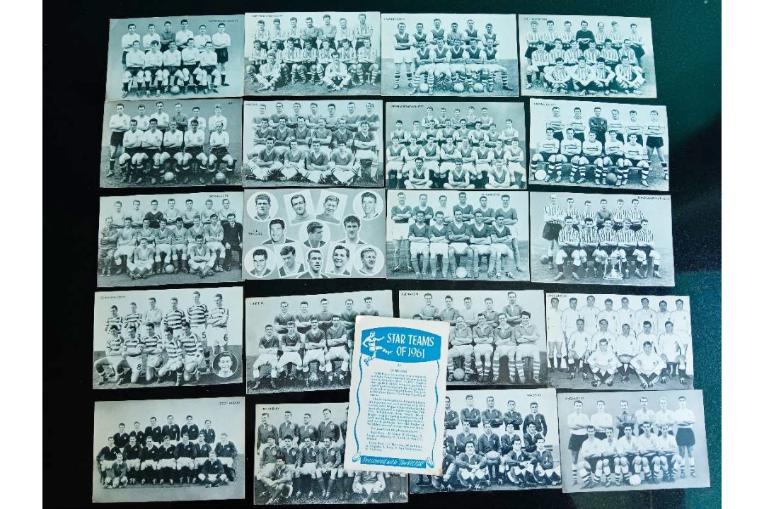 FOOTBALL TRADE CARDS STAR TEAMS OF 1961 X 21