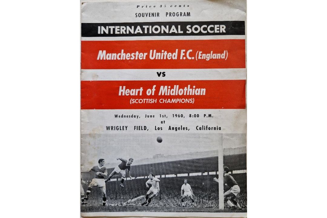 1960 HEART OF MIDLOTHIAN V MANCHESTER UNITED FRIENDLY PLAYED IN AMERICA - Image 1 of 2