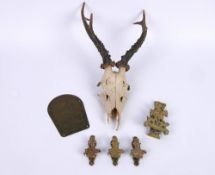 Four John Peel (Blencathra Foxhounds) brass door knockers, largest 10 cm, the other 6.5 cm