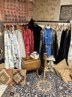 Vintage & Antique Furniture, Home Interiors etc inc Textiles, Costume & Clothing - 19th March