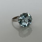 An 18 carat white gold mounted aquamarin
