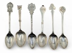 6x Various period silver hallmarked Golf Teaspoons - to include one MGC and others, #80g