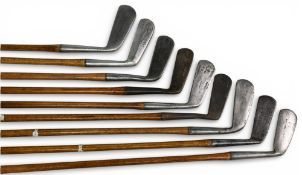 9x Various metal blade putters incl Tom Fernie straight blade, Thistle brand round back bent neck,