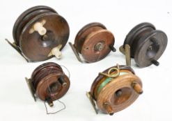 5x Various Wood and brass Nottingham reels – sizes from 2 ½” through to 4 ½” examples – varying