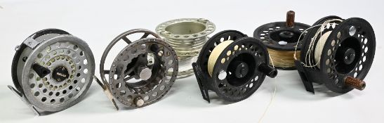 Ryobi 455 alloy fly fishing reel, 4” ventilated frame, 2 screw latch, black triangle shape handle,