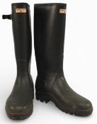 Pair of Hunter Royal Scot neoprene lined wellington boots, made in Scotland, size 11, adjustable