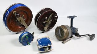 Alvey Snapper 6” Bakelite/steel sea fishing reel, star drag and ratchet, a similar 7” example,
