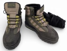 Pair of Orvis Wading Boots, size 9 very light used condition, with a pair of black gloves