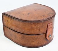 Leather Clamshell reel case ideal for a 4 ½” reel – with spring to centre lid, velvet interior