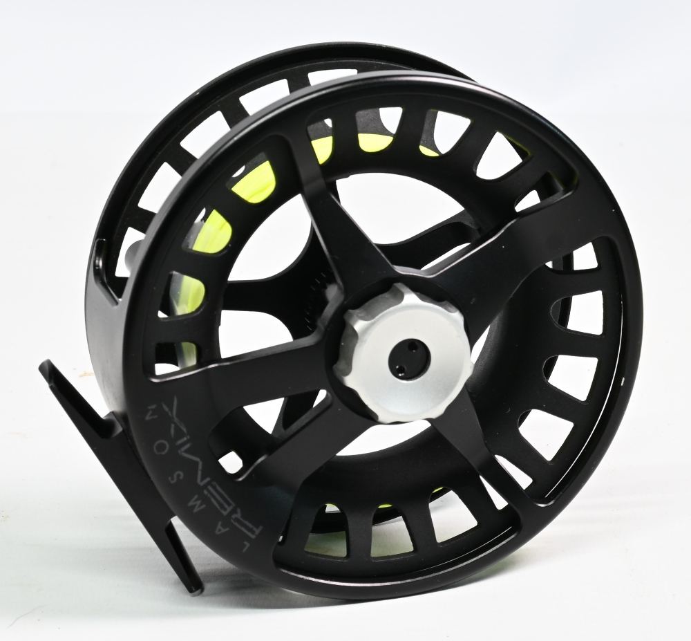 Lamson Remix R4 alloy salmon fly reel with spare spool, 4 3/8” wide deep ‘V’ spool, black handle, - Image 3 of 3