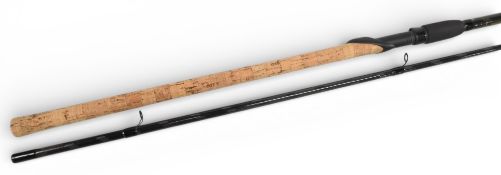 Shimano Hyperloop Barbel XT, 12’ 2 piece spiral wrapped carbon rod, lined guides, cork/Duplon