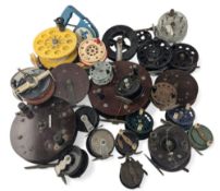 Large quantity of Bakelite and pressed metal vintage reels, including 4 x Scarborough patterns