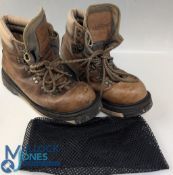 Vision Extreme Wading Boots, size UK 10 leather uppers with felt studded soles, with carry mesh bag