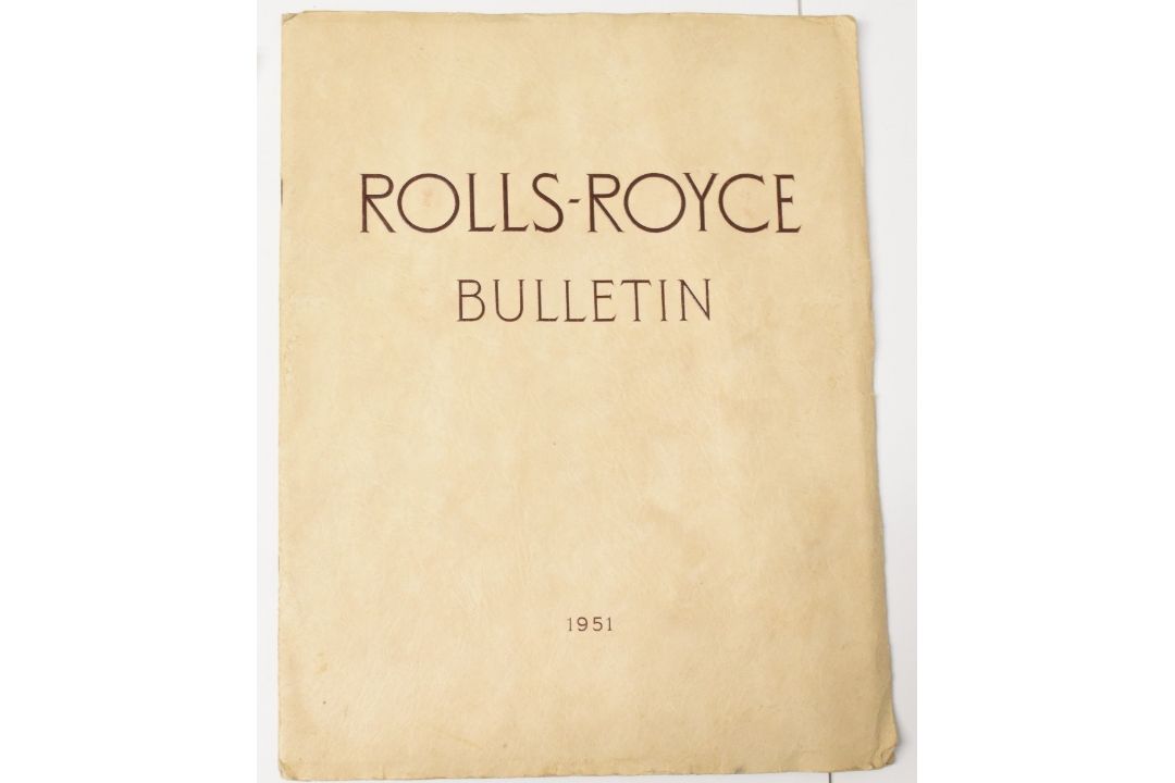AUTOMOBILES: ROLLS ROYCE BULLETIN January 1958. A quality 34 page monthly pictorial publication with - Image 1 of 3