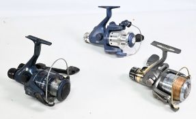 3x Various fixed spool reels features a Daiwa Crossfire 2550 with rear adjusters, Viper 3000 with