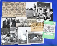DENIS LAW: Set of b&w press photos (i) 1962 Denis signing for United with Matt Busby, Jimmy Murphy