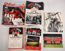 Manchester United FC programmes and memorabilia to include 1955/56 v Blackpool 1970s x13, 1982-