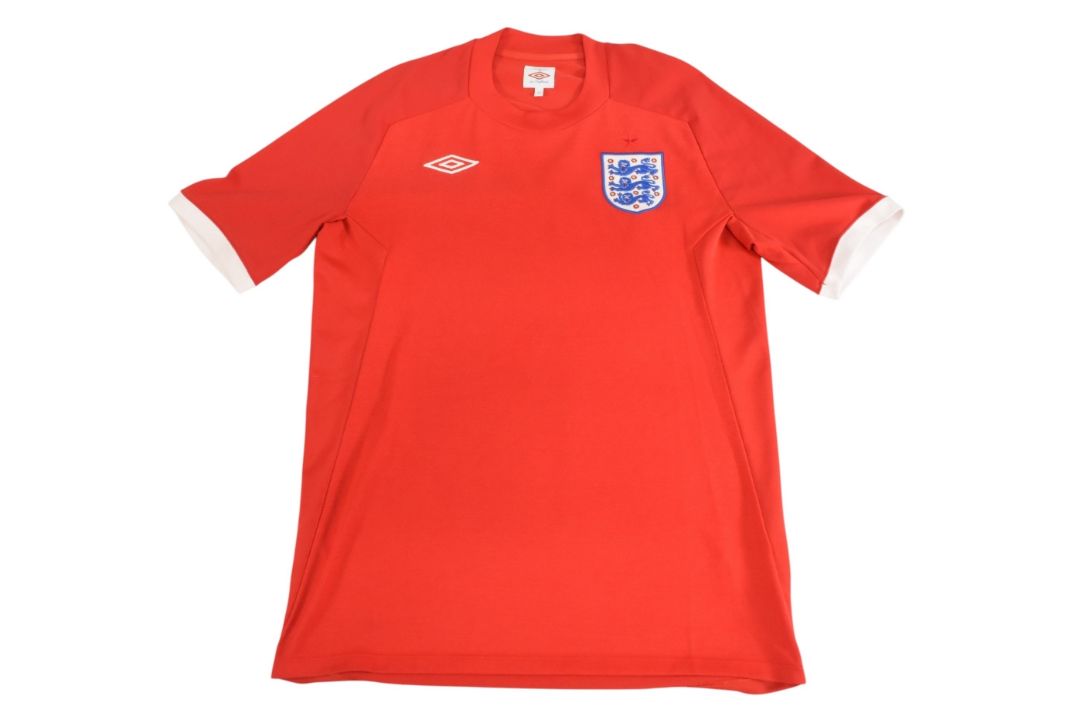2010-2012 England FC Away Football Shirt Size Medium Umbro Red VGC - Image 1 of 3
