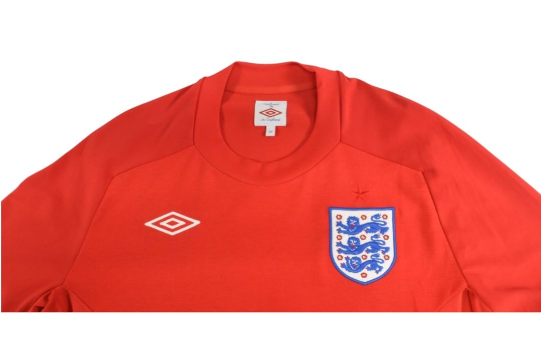 2010-2012 England FC Away Football Shirt Size Medium Umbro Red VGC - Image 3 of 3