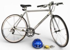 Ridgeback Road Bicycle Genesis 02 7005 series aluminium 56cm frame, with Shimano 10 spoke WH R535 s,