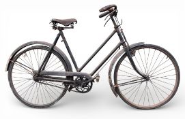 Vintage Raleigh Ladies Bicycle, for restoration: full rod lever brakes, single seat, a worn