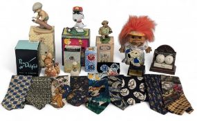 Golf Collectables: Pen Delfin golf figure, Eggbert birdie, Russ Troll golfer, Snoopy World