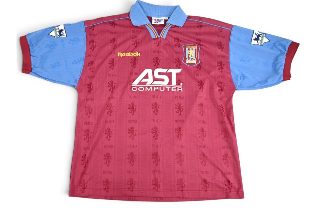 Dwight Yorke 1995/97 Signed Aston Villa Home Football shirt No 10 – Signed to the reverse in ink, - Image 1 of 2