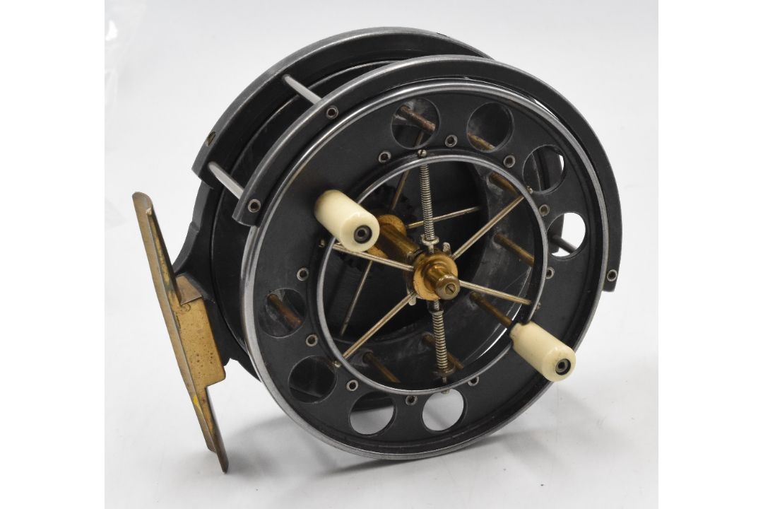 Allcock Redditch “Aerial” 7950 T6 alloy centre pin trotting reel, 4” RHW wide caged drum, twin white - Image 1 of 2