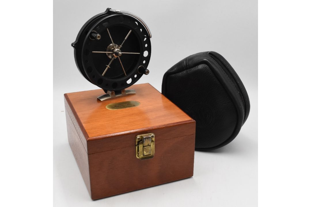 J W Young & Sons Redditch “The Purist” 2042 special edition alloy centre pin/trotting reel, 4 ½” - Image 1 of 3