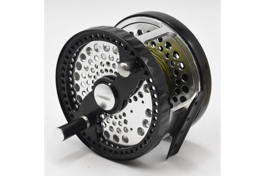 Unnamed alloy fly reel LHW in the style of a Cascapedia or classic design winch, 3 ¾” perforated - Image 3 of 3