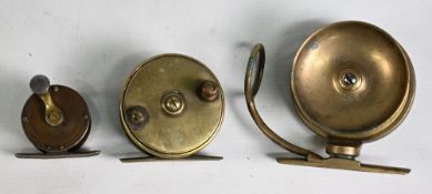 Mallochs Patent brass side casting reel, 2 ¾” spool, brown handle, good eye and locking pin, unusual