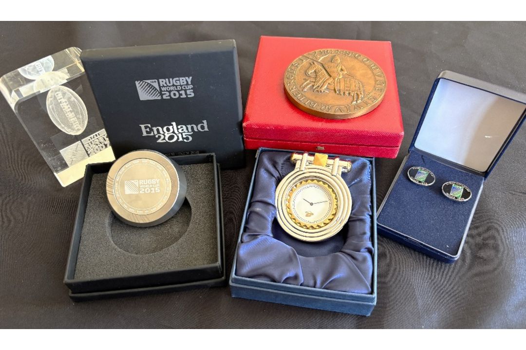 RWC etc Official Giftware (5): Boxed RWC 2015 participants medal, though handier as bevelled