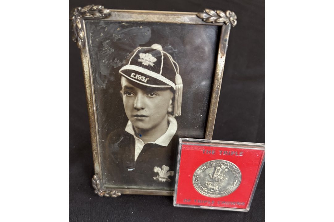 1931 and 1976-8 Welsh Rugby Interest Photograph and Medal (2): Small b/w photo of a Welsh Schools